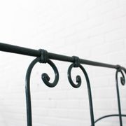 Lit de jour en métal pliable avec nouvelle sangle et rembourrage