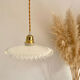 Suspension vintage opaline crénelée