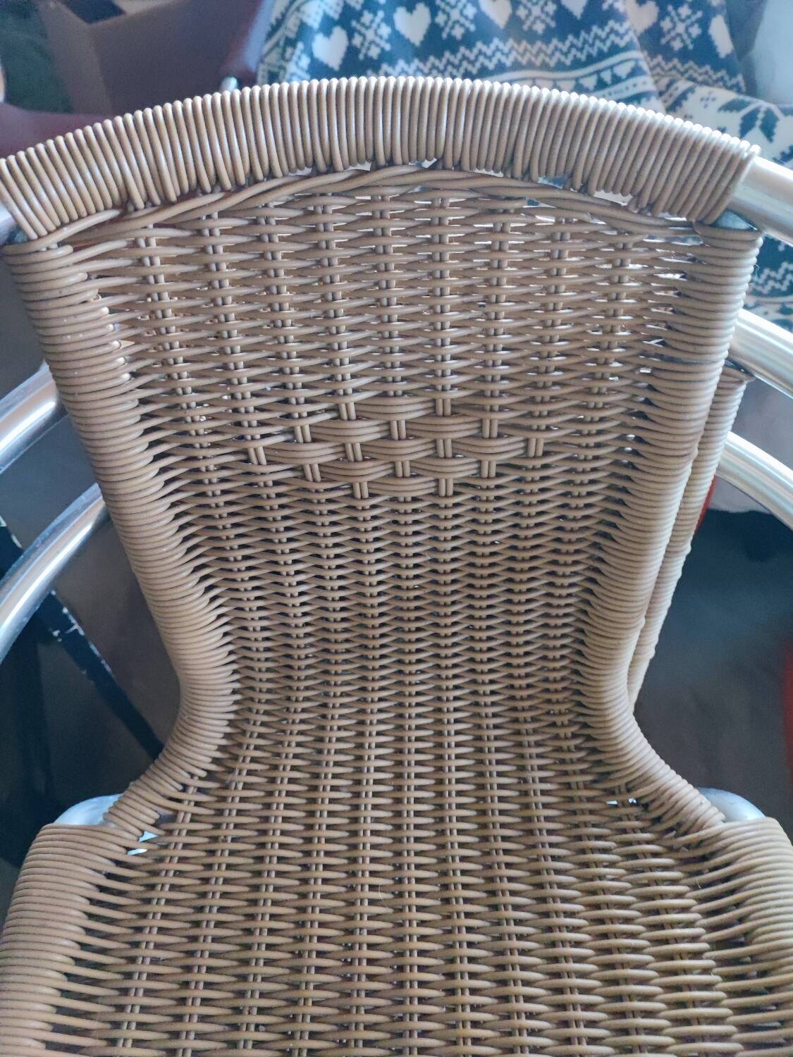 Scoubidou and aluminum chairs