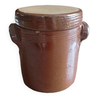 Small stoneware pots with lid