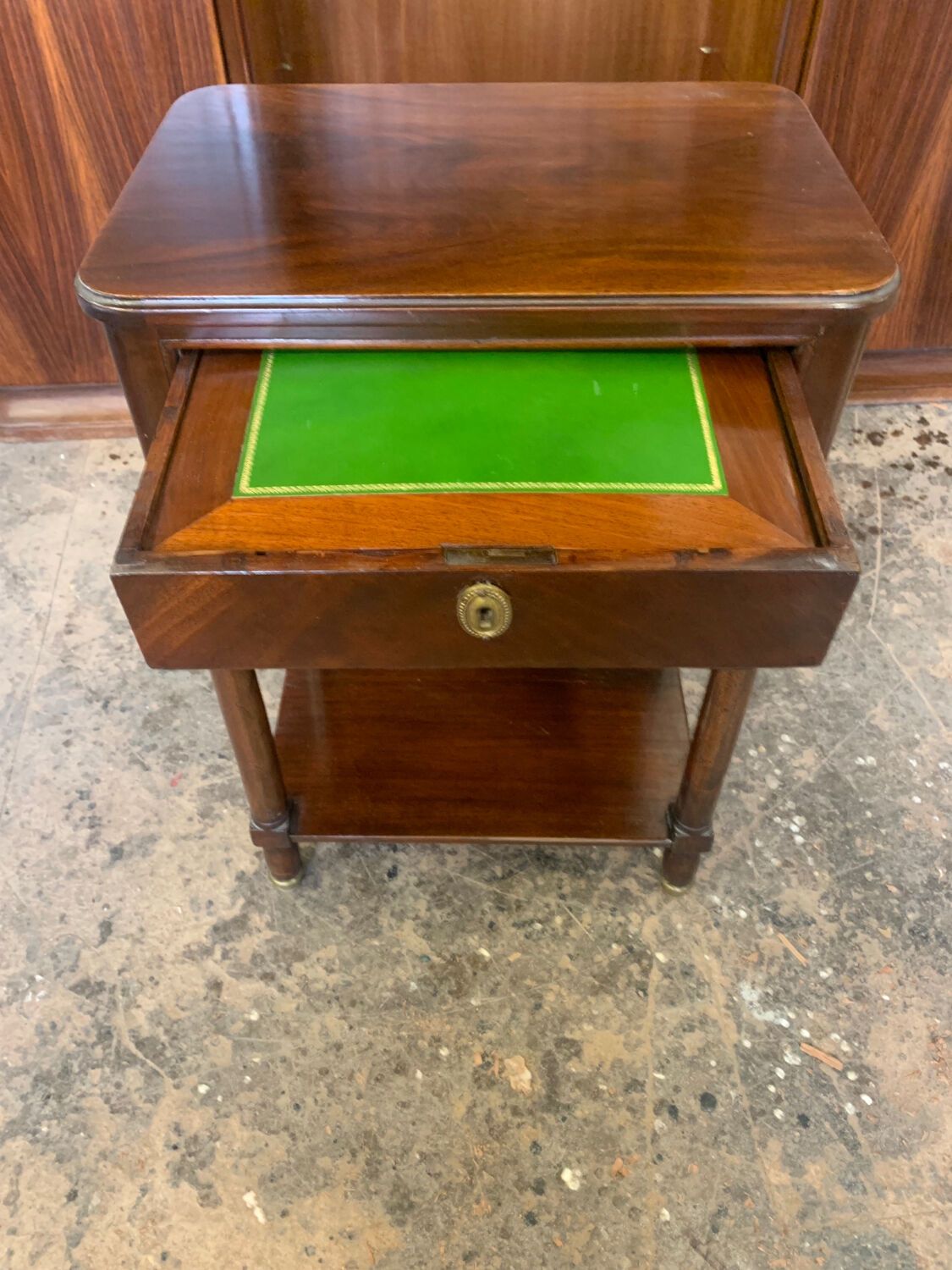 Table de chevet