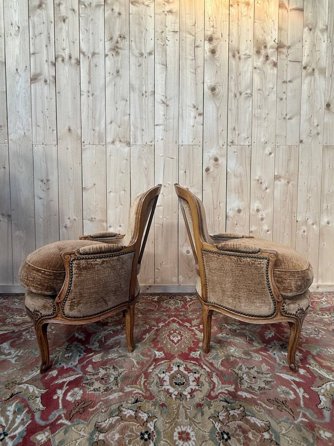 Paire de bergères style Louis XV en velours marron