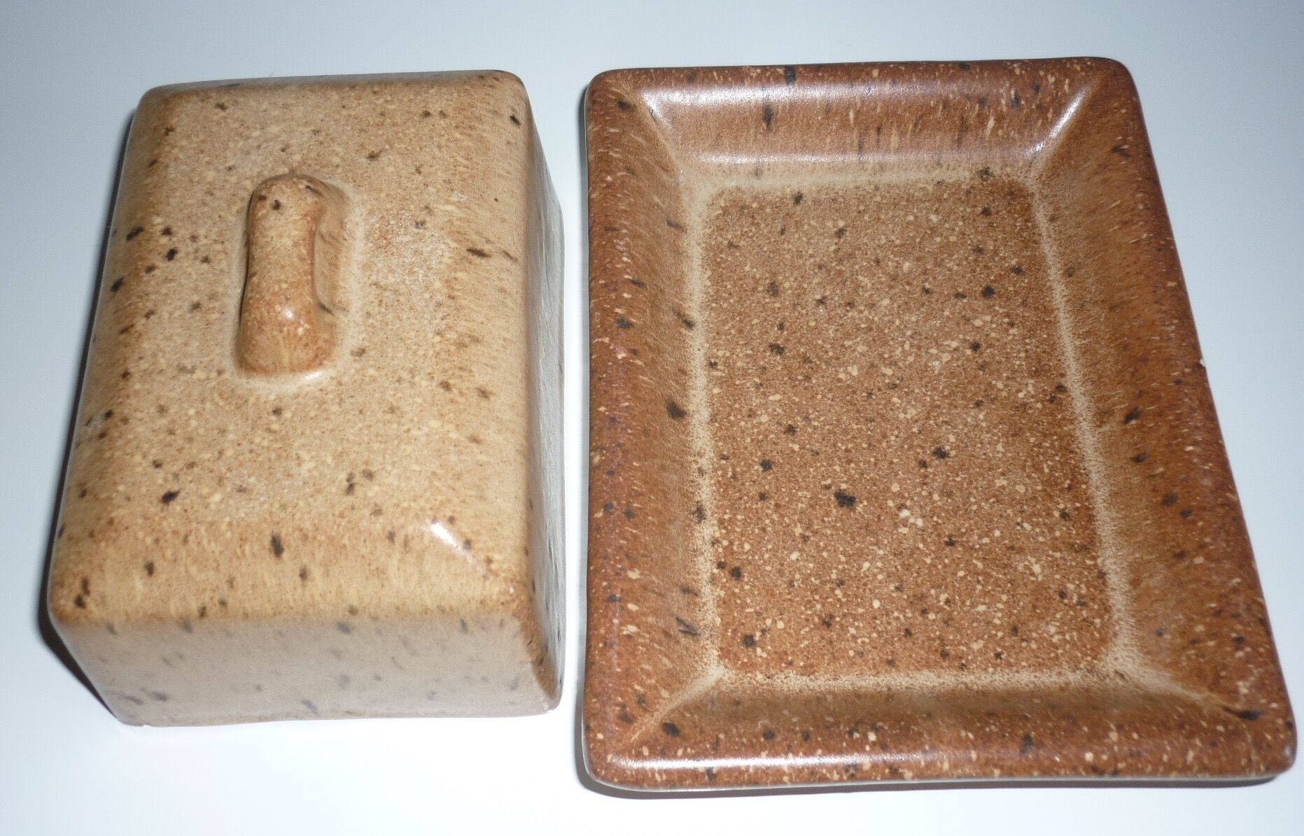 Sandstone butter with lid