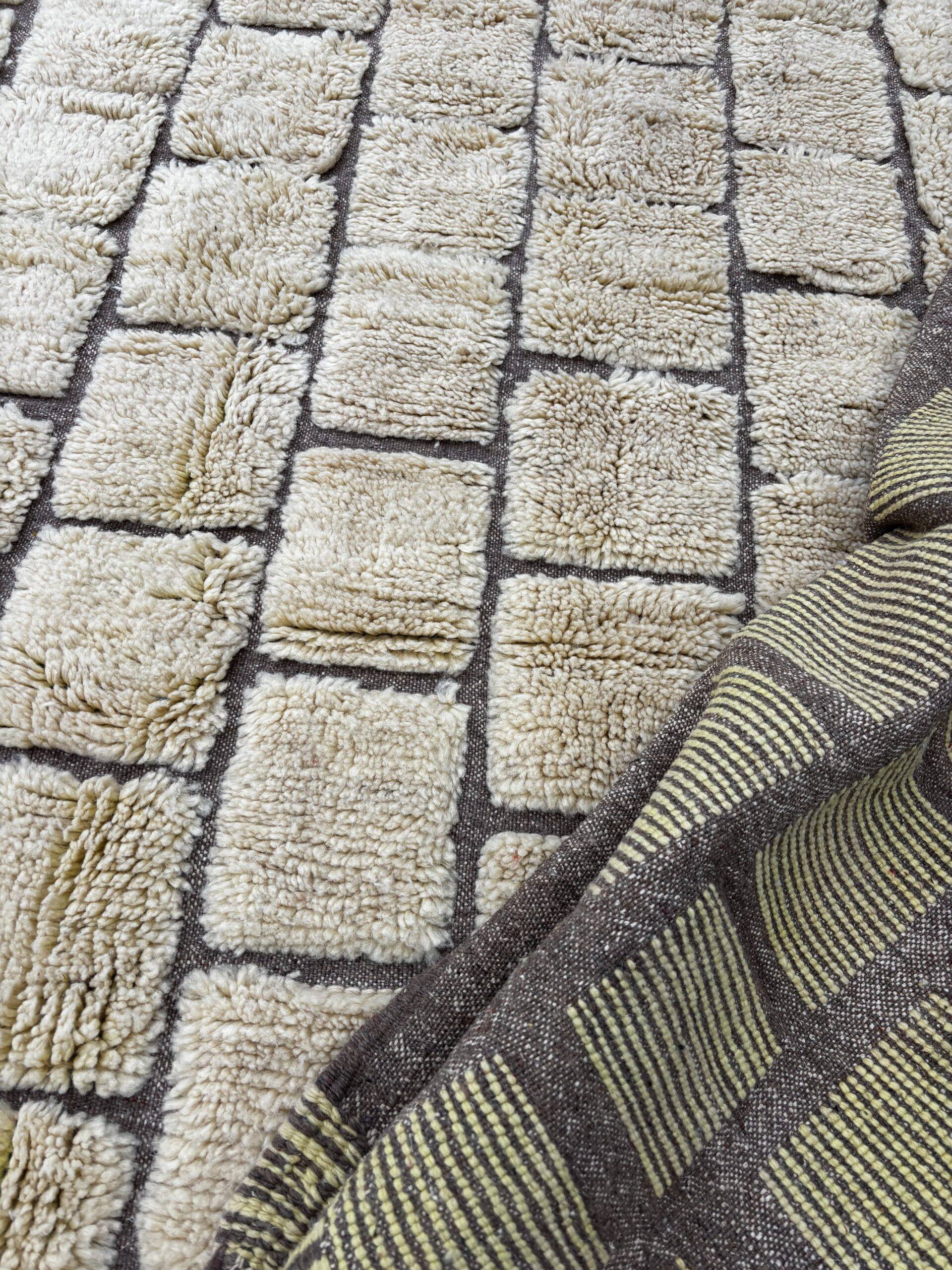 Custom Moroccan Mrirt rug in wool – Golden yellow geometric pattern