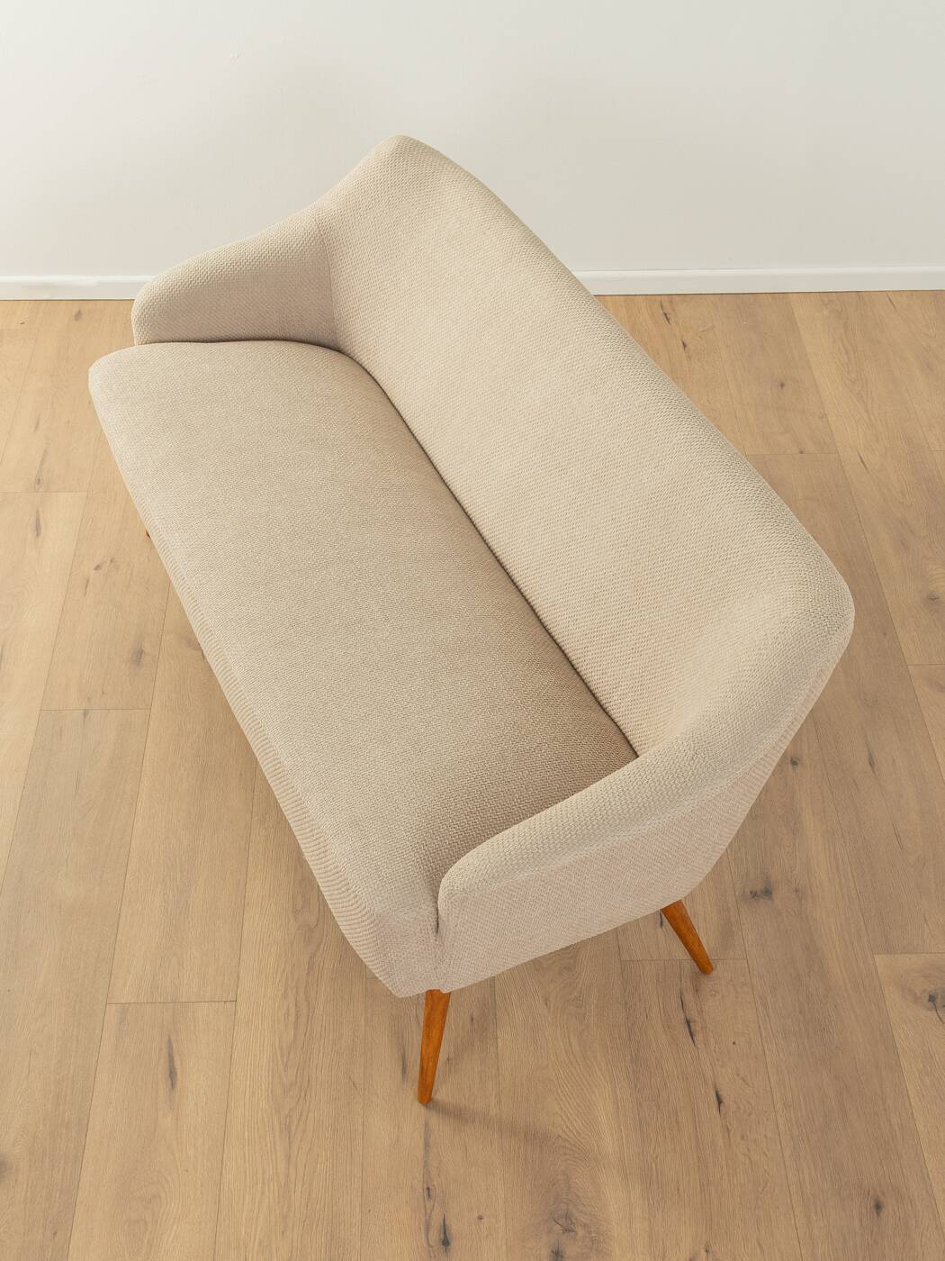 Charming cocktail sofa