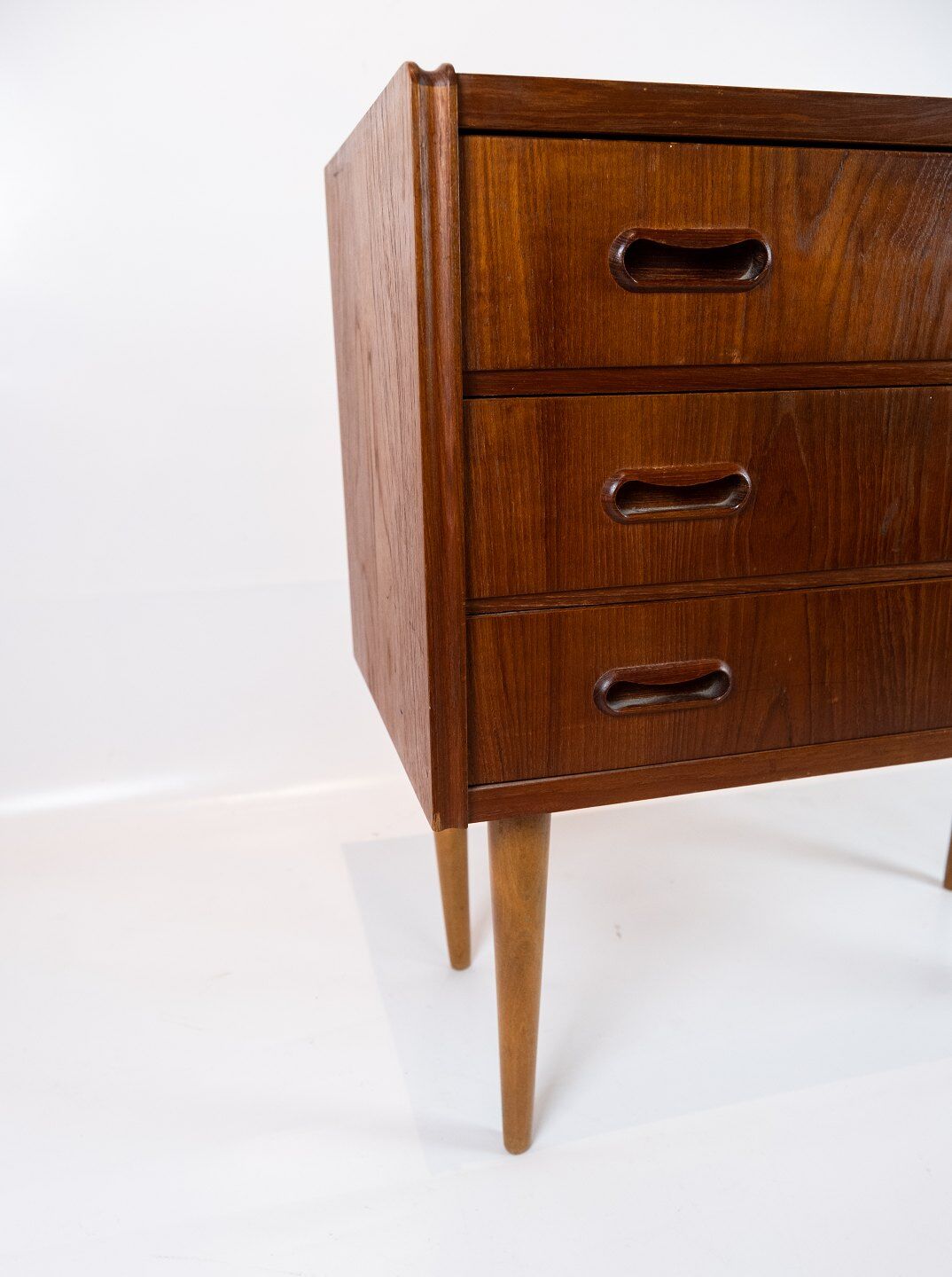 Chest of drawers in teak of danish design from the 1960