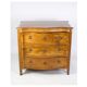 Commode Louise XVI en bois d’orme de Copenhague