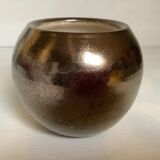 Small round vase, cracked golden ceramic.