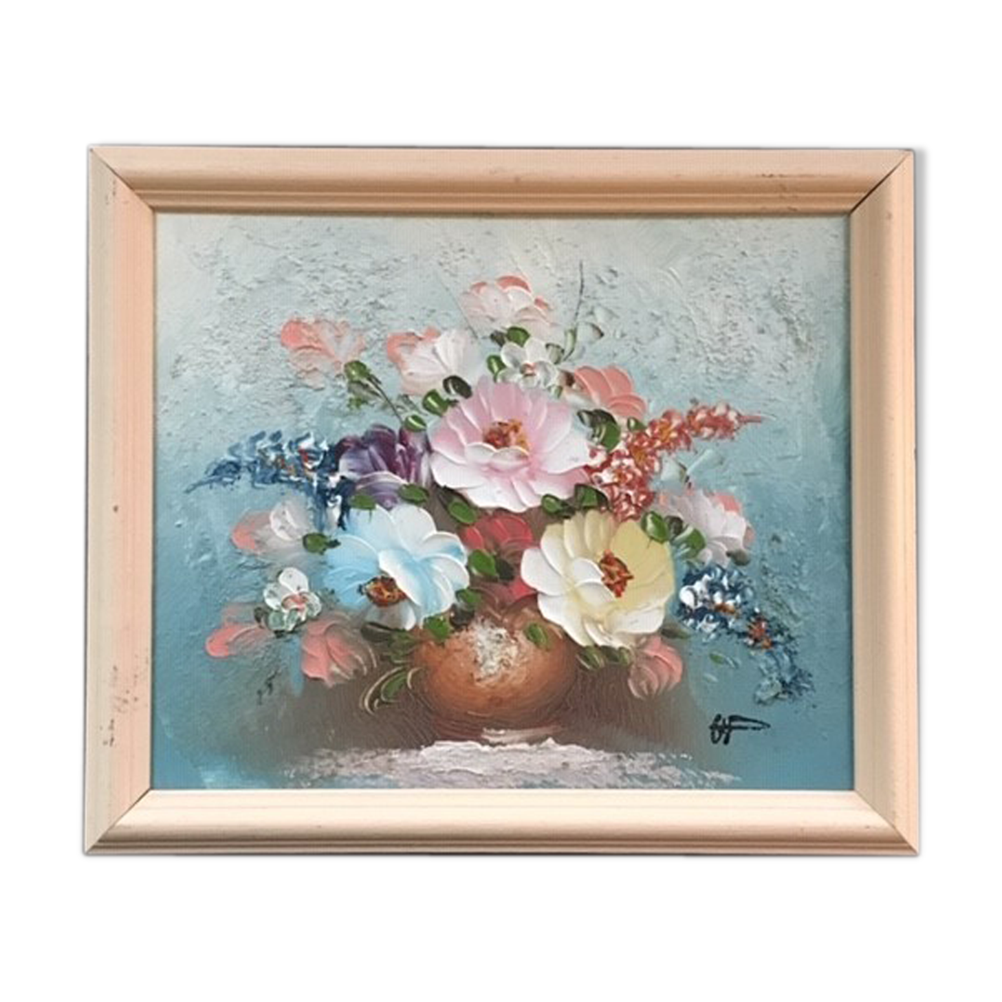 Multicolored bouquet table