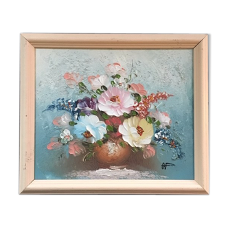 Multicolored bouquet table