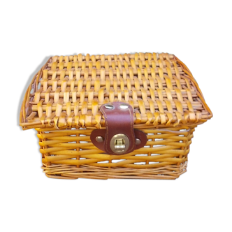 Wicker's valise