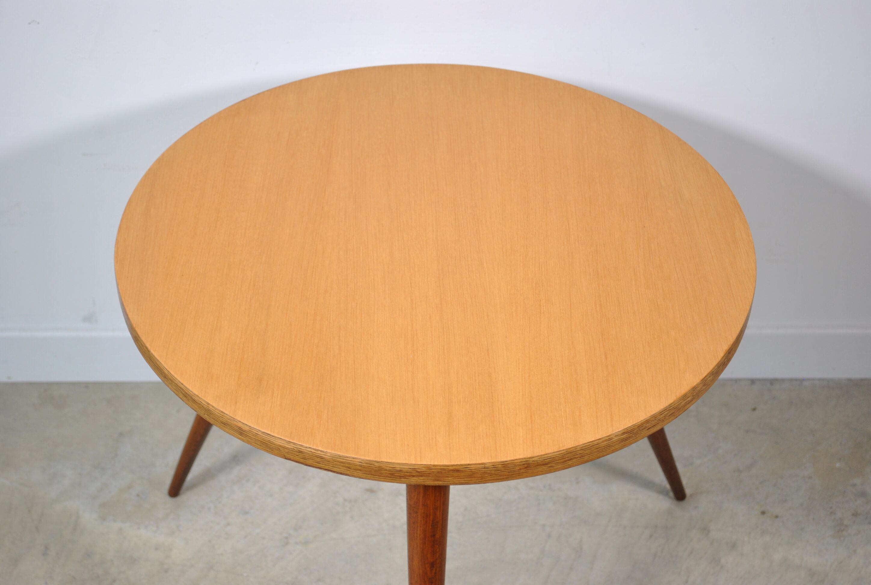 Table basse tripode 1960