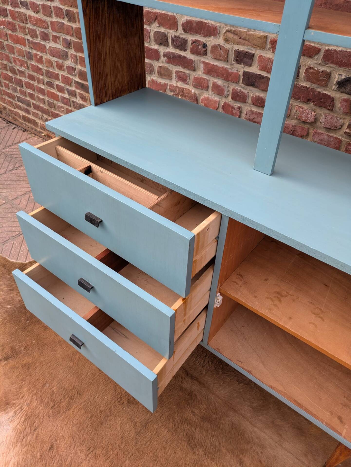 Buffet vintage peint