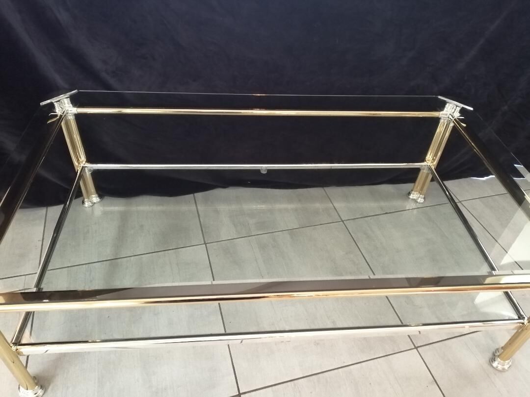 Vintage coffee table with 2 trails