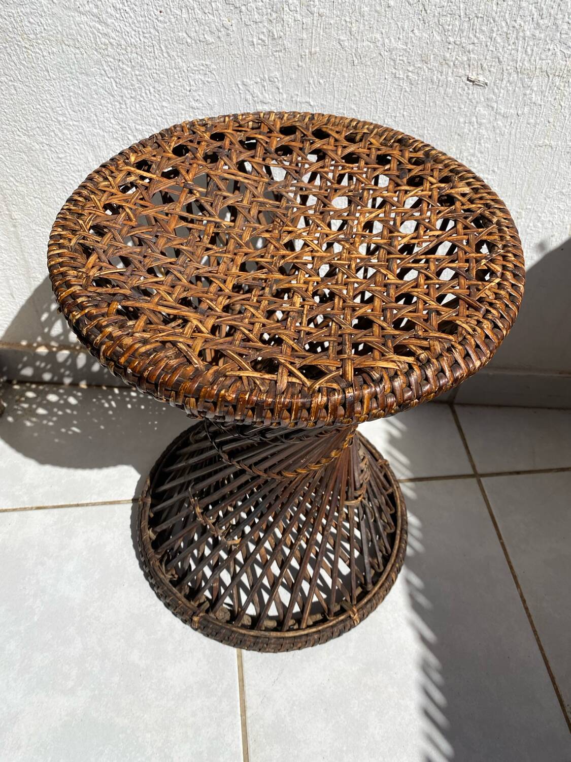 Tamtam type stool in rattan and canework