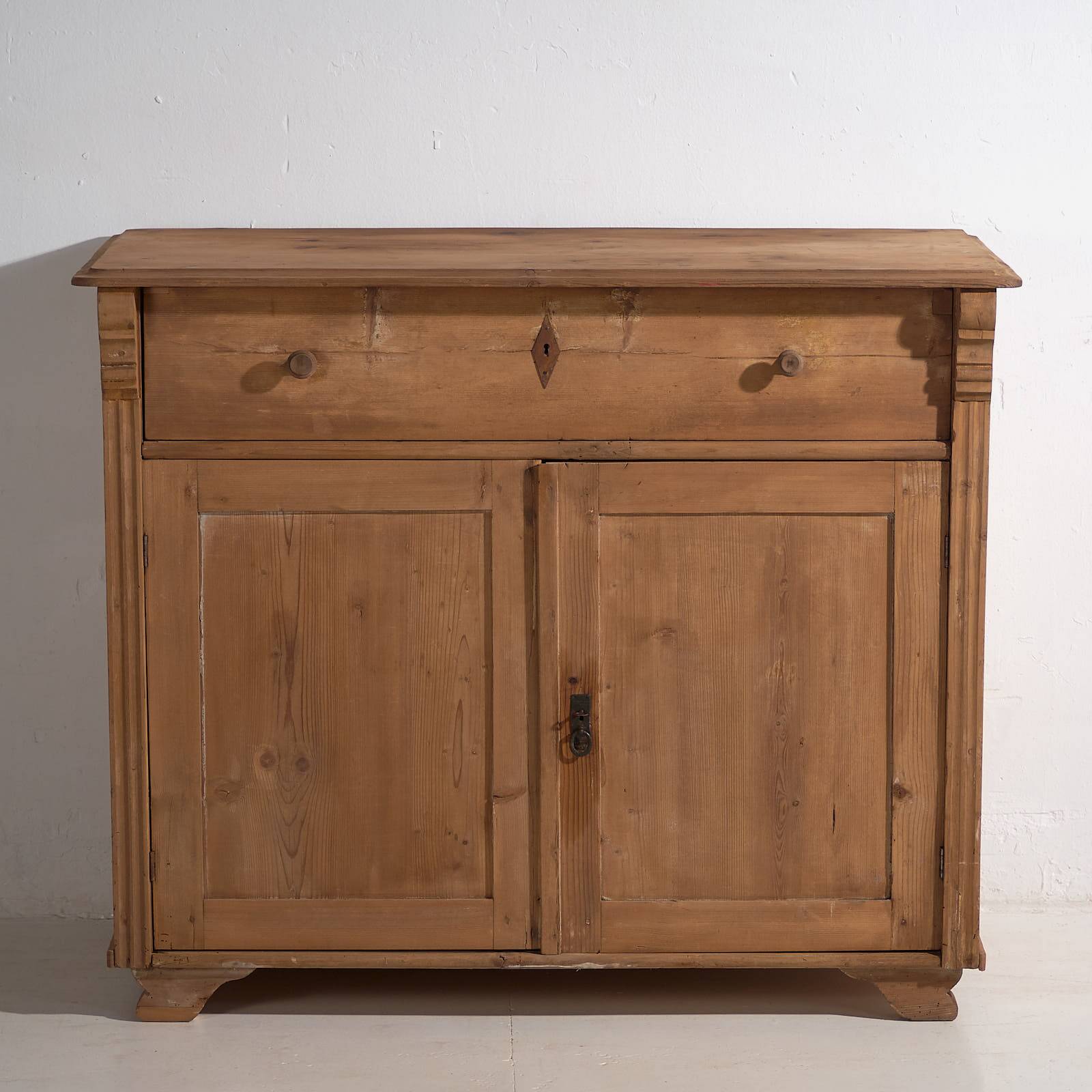 Antique bedroom chest of drawers (circa 1920) #105