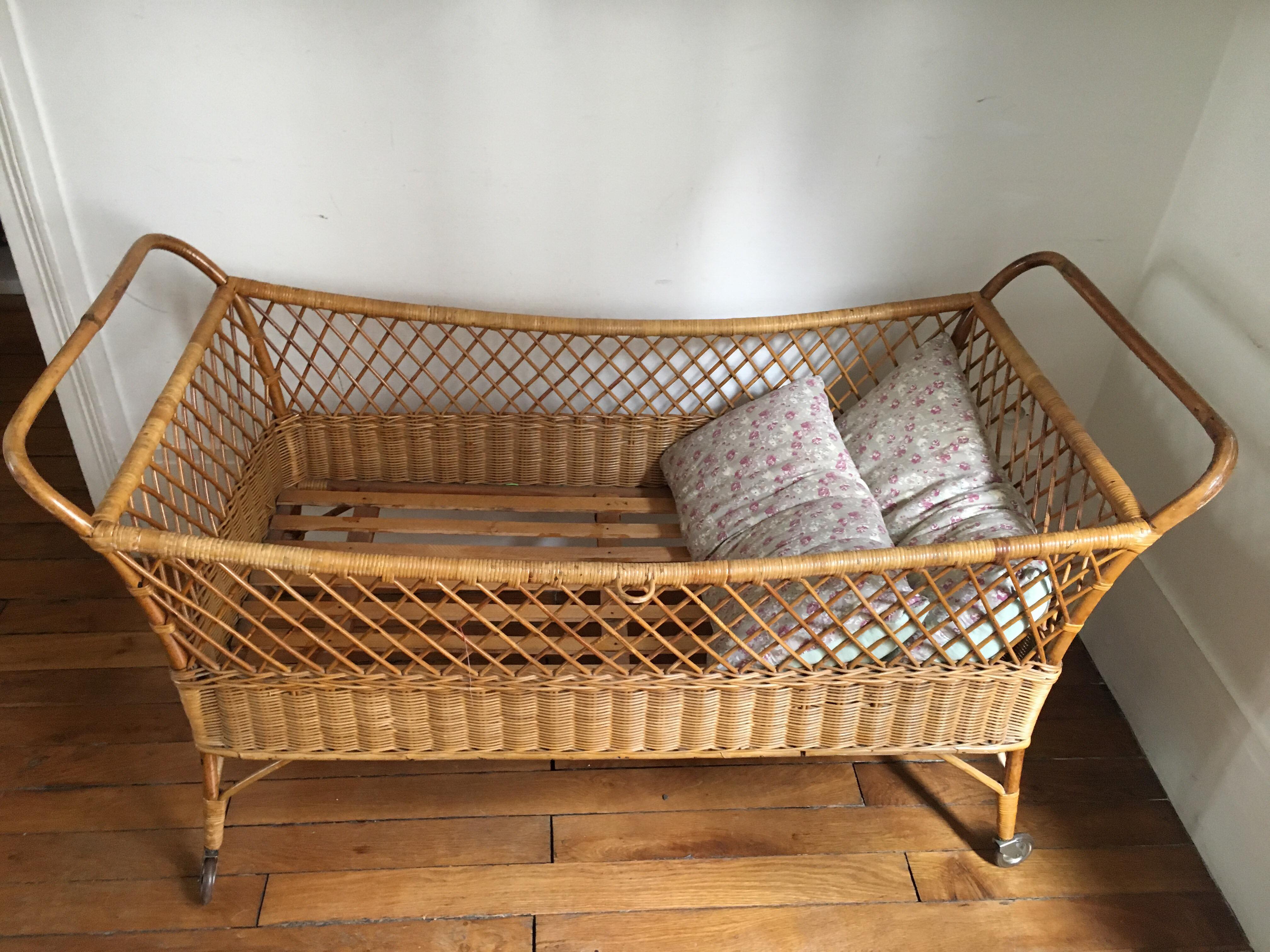 Child cradle bed 50s
