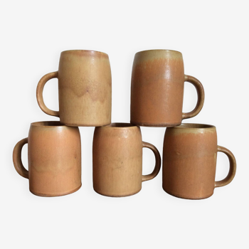 5 stoneware mugs