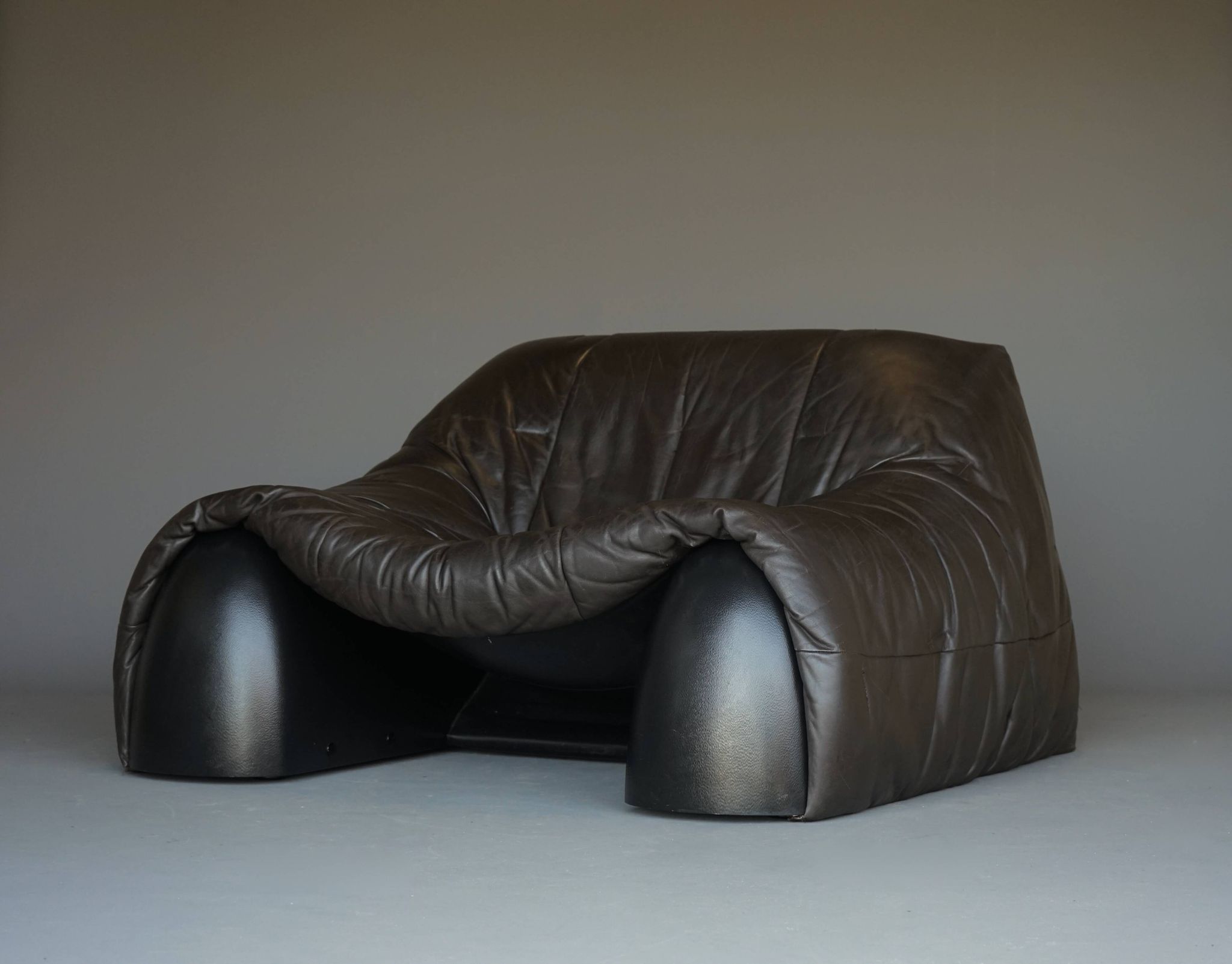 Amak Lounge Chair in brown leather by Annie Hieronimus for Cinna, 1980s