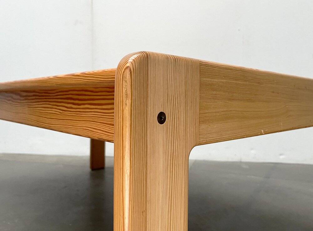 Vintage coffee table in Swedish pine by Yngve Ekström for Swedese, 1970s.