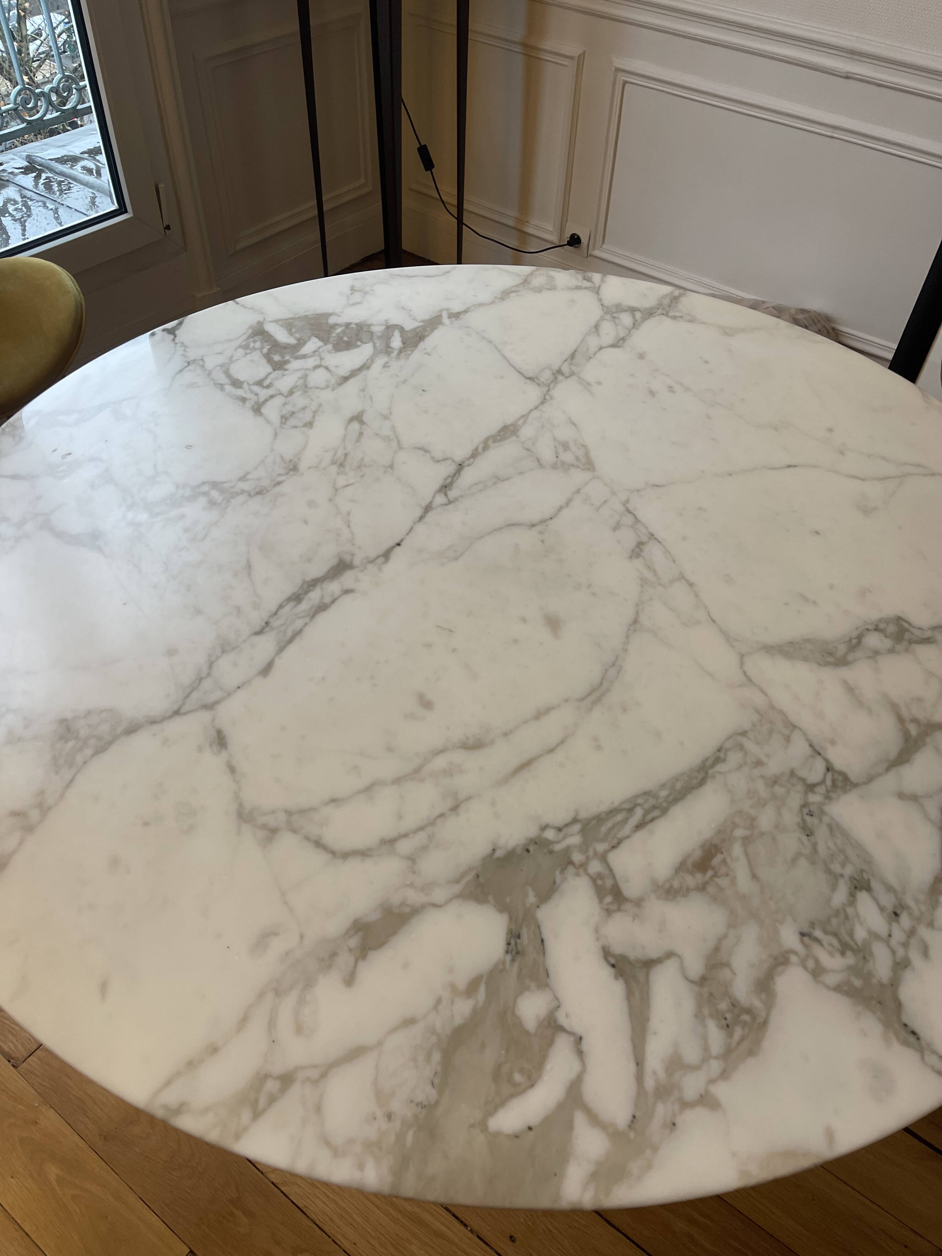 Saarinen marble table 120 cm - 50th anniversary