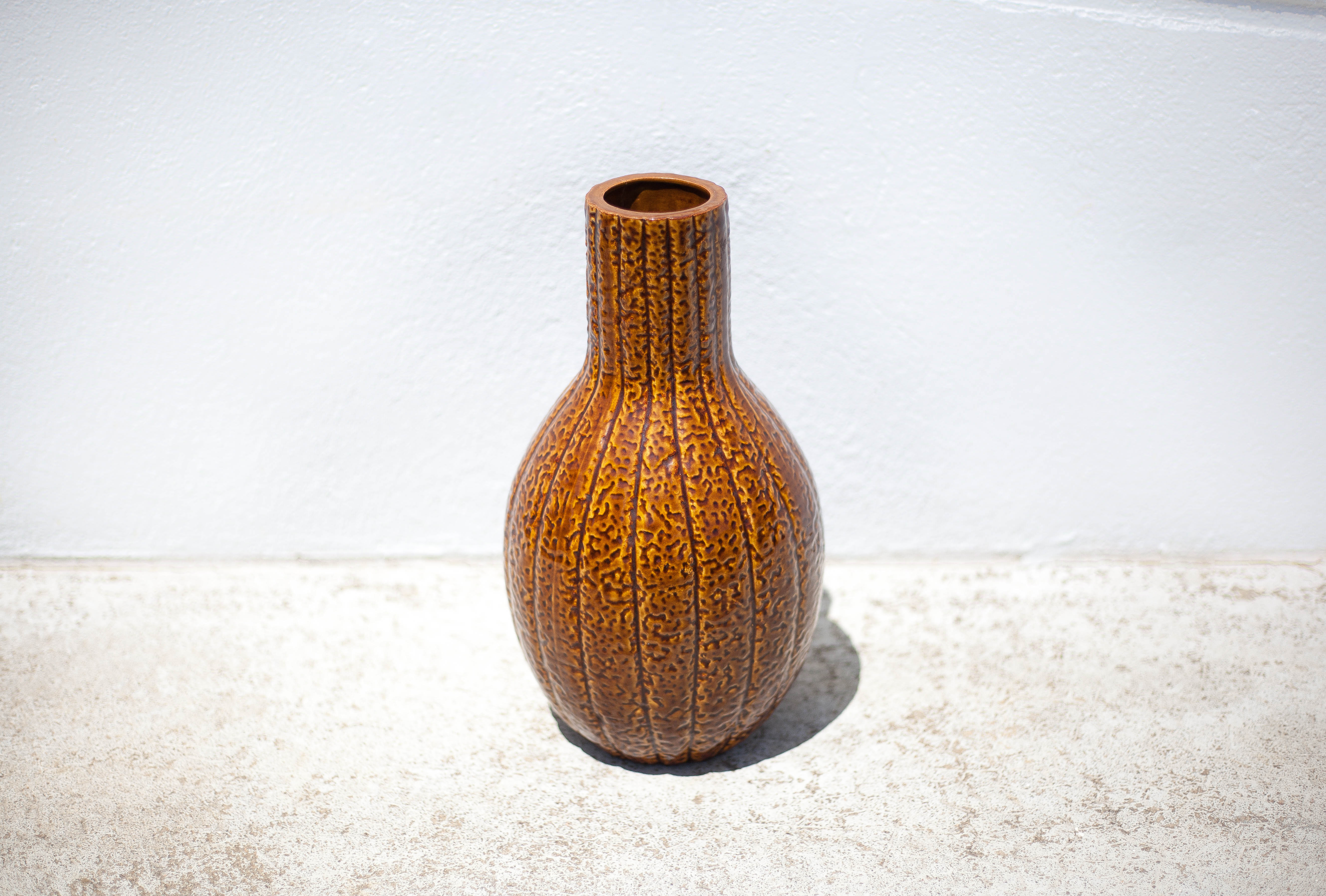 Parlane ceramic vase