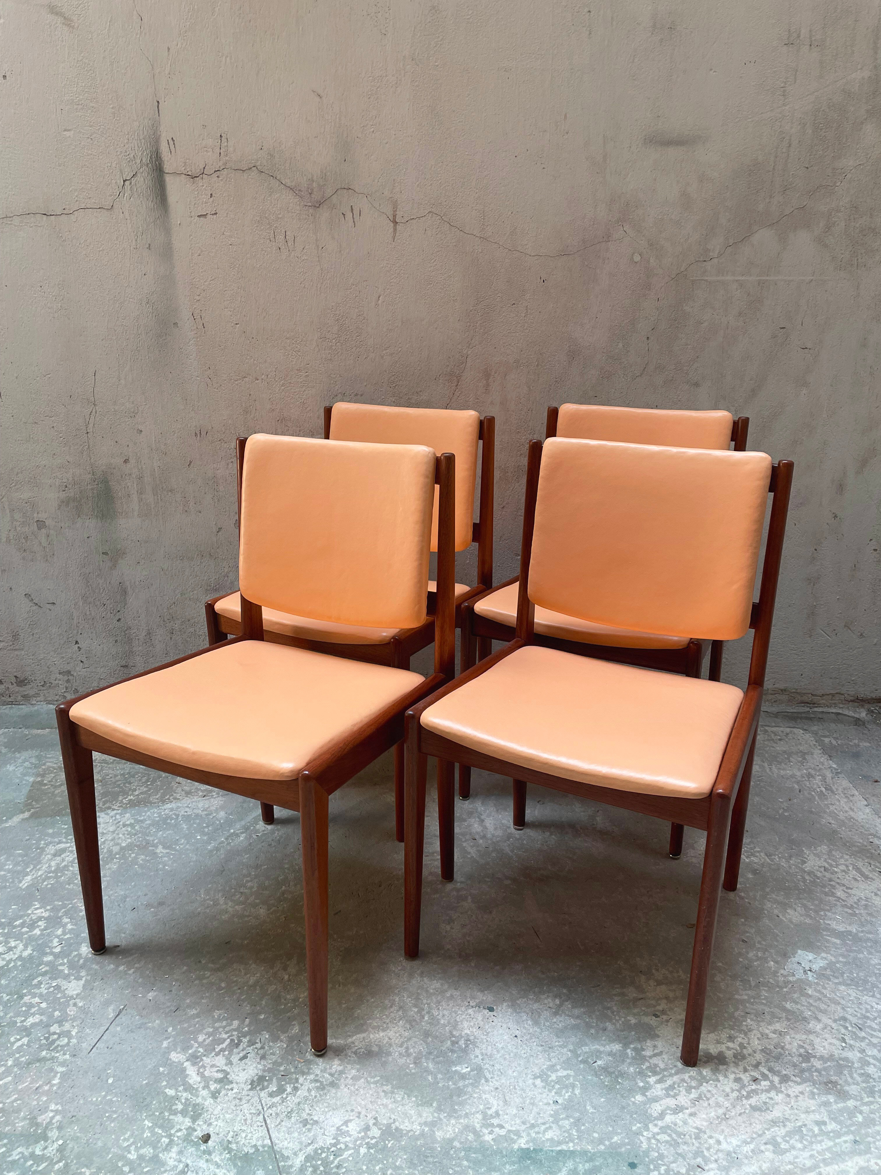 4 chaises de salle à manger