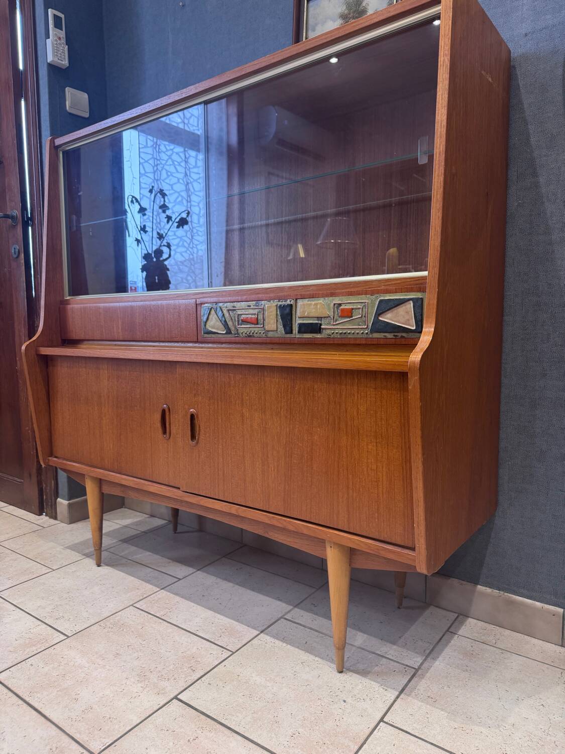 Vintage Scandinavian display cabinet – 1950s/60s – mid-century design