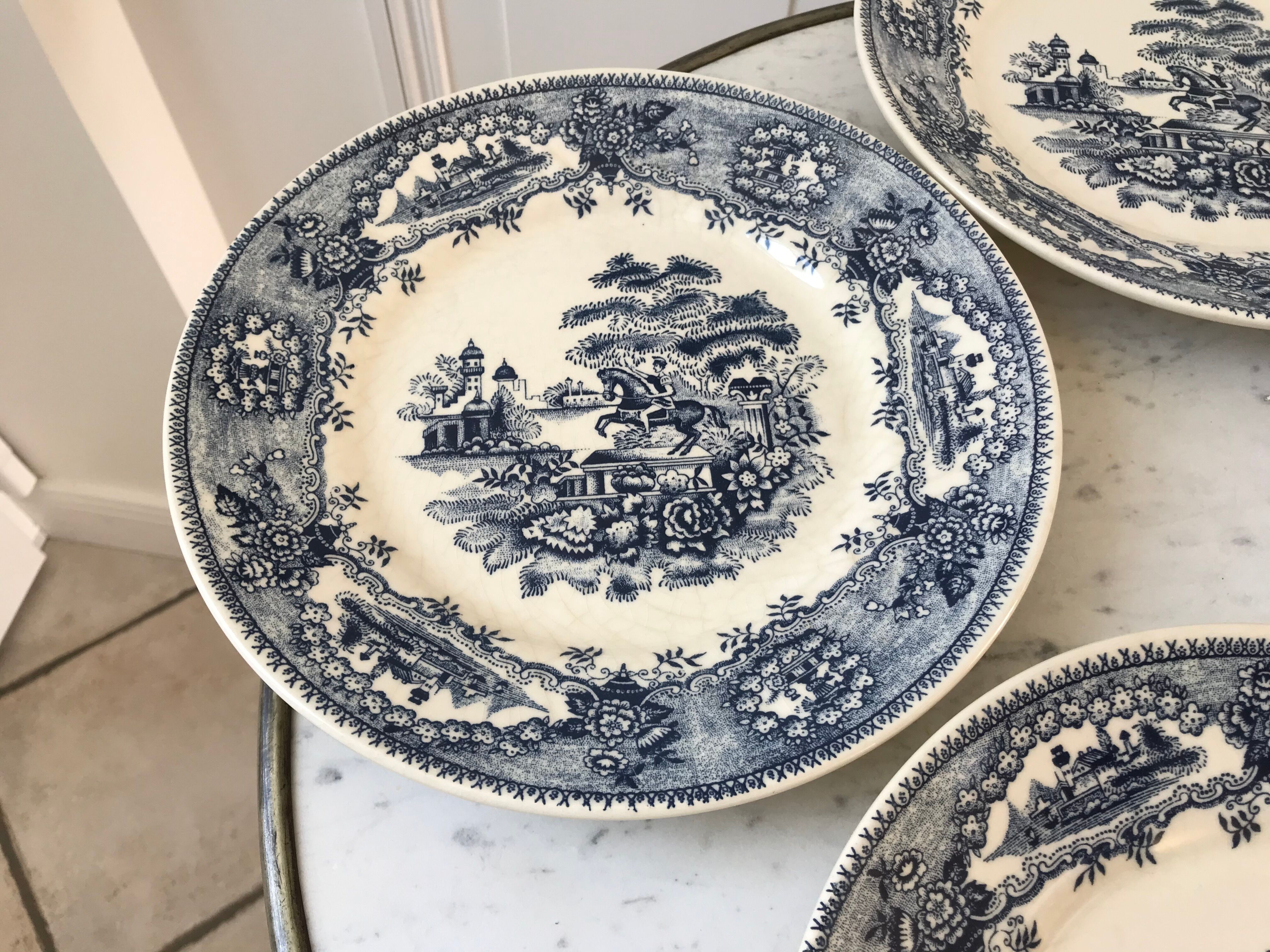 Set of 4 flat plates English style 60s
