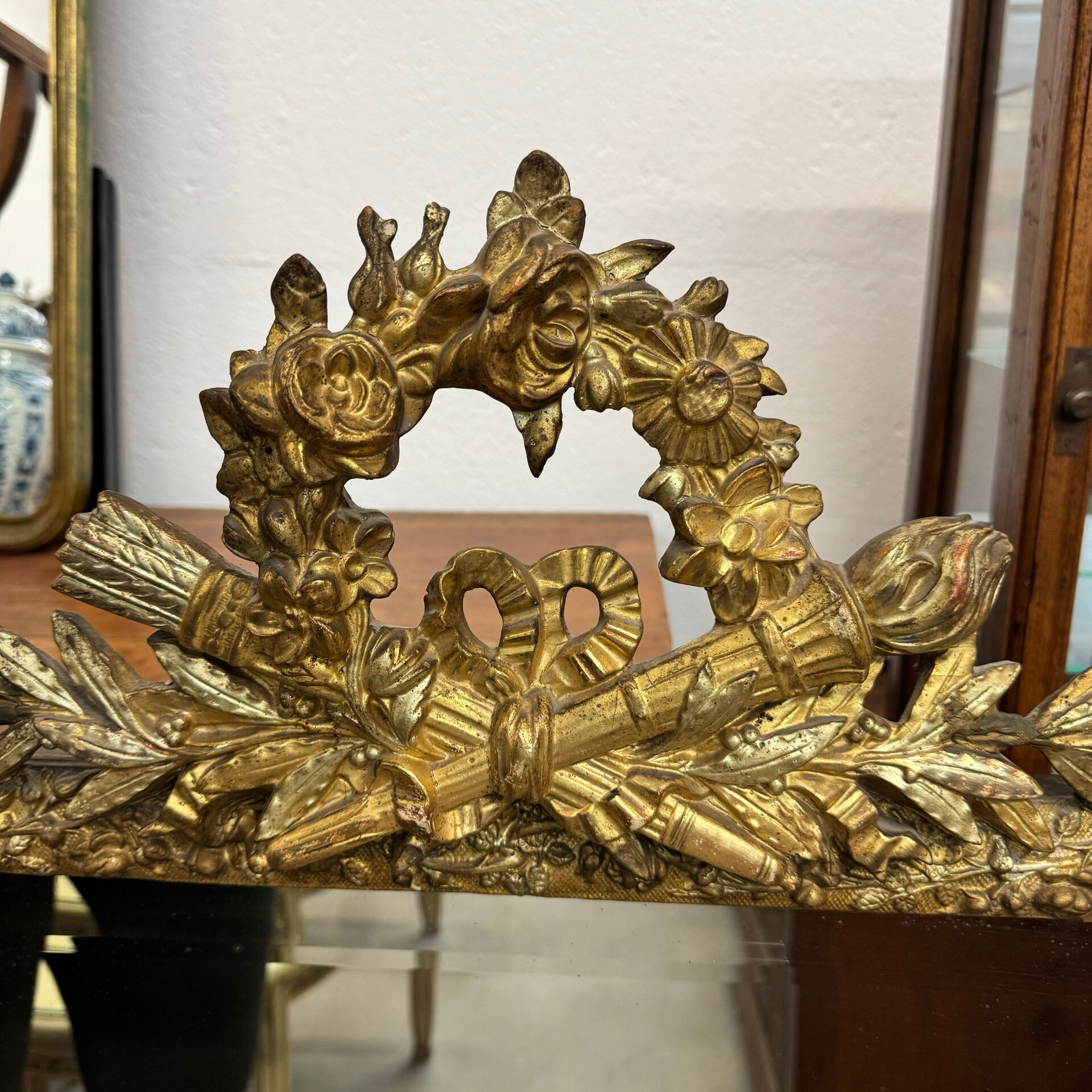 Louis XVI style pediment mirror in gilded wood – 19th century - H118c