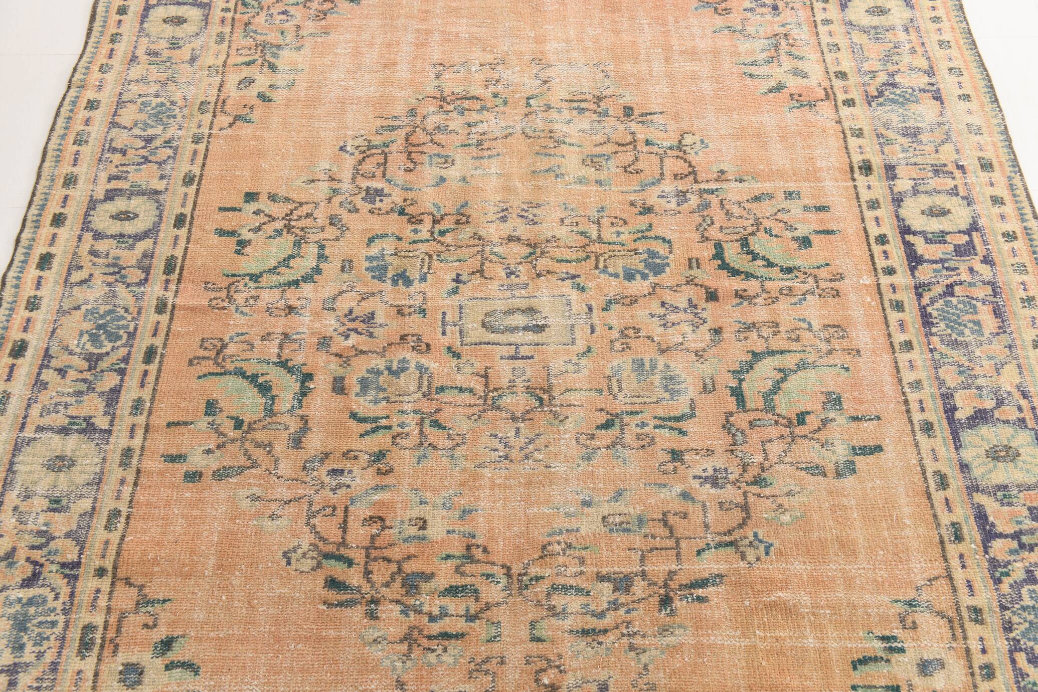 6x9 Peach & Navy Blue Classic Turkish Rug, 180x275Cm