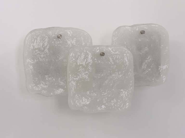 Jusqu'à 4 appliques murales modernes Kalmar Vienne avec panneaux en verre givré glace des années 1960