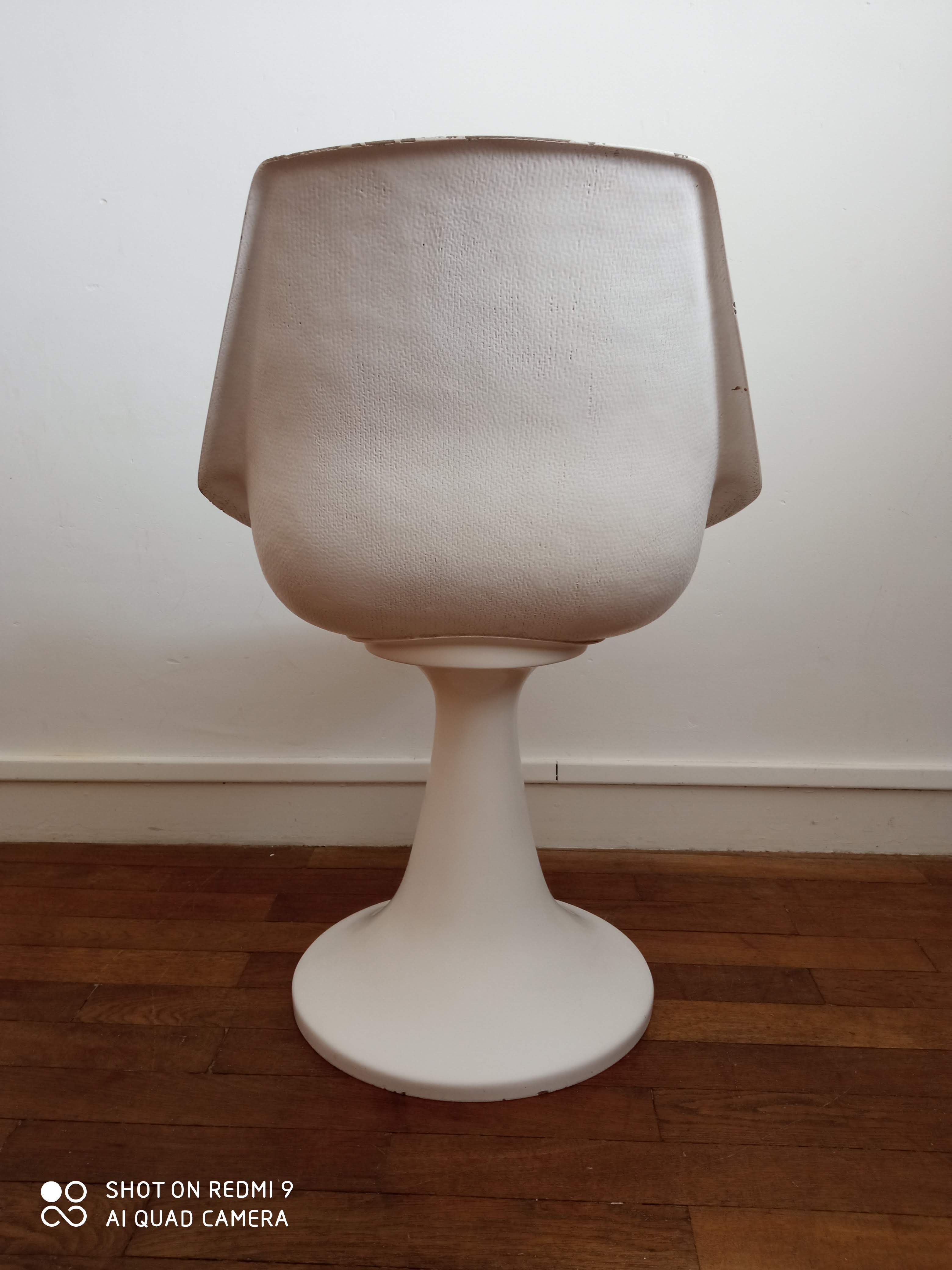 Space age armchair in fiberglass