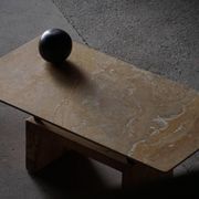 Table basse rectangulaire en marbre du milieu du siècle, fabriquée en Italie, années 1970