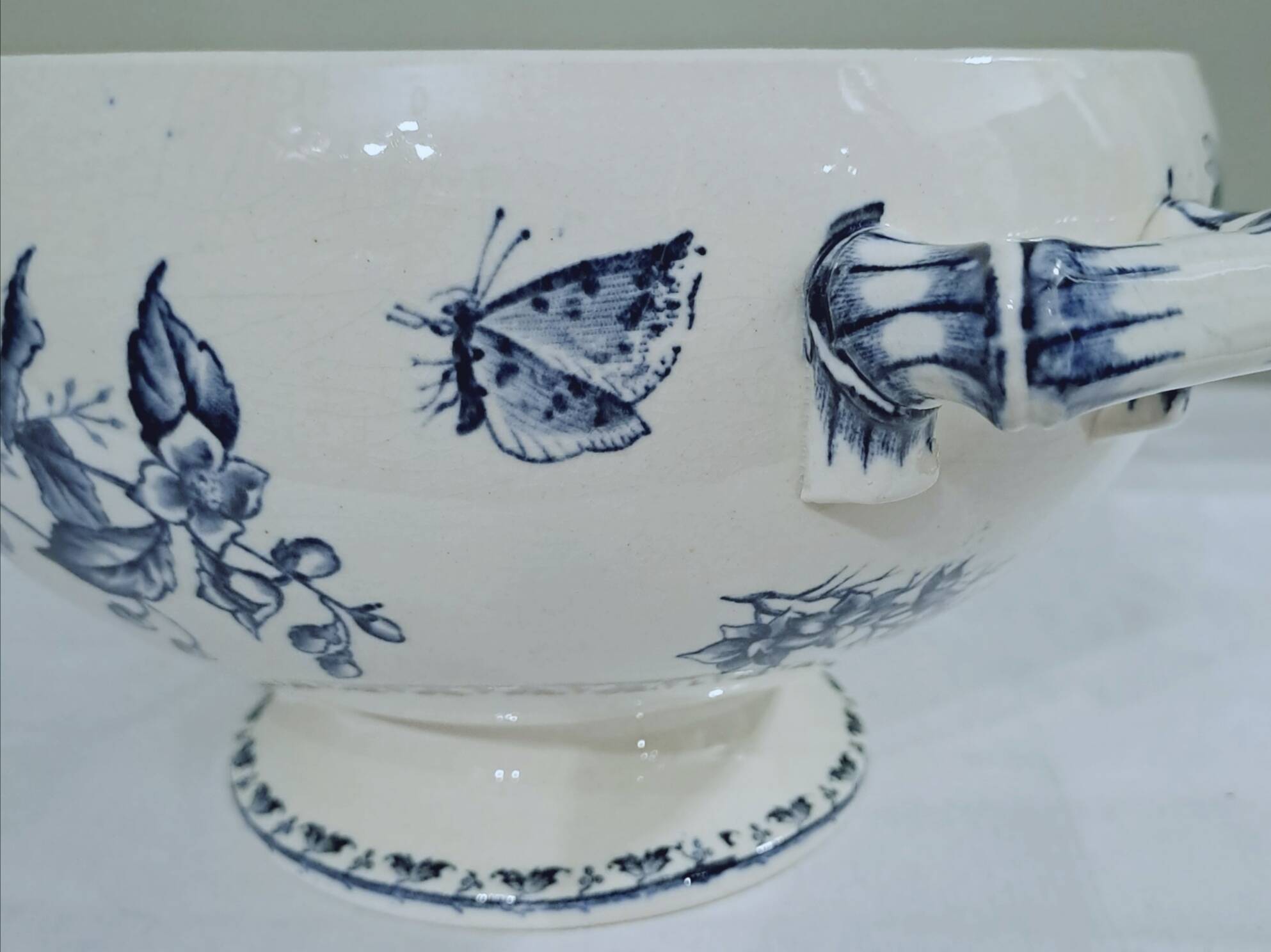 Soupière Sarreguemines modèle "Carmen"