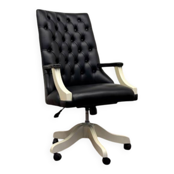 Large Classic English White Chesterfield Office Chair