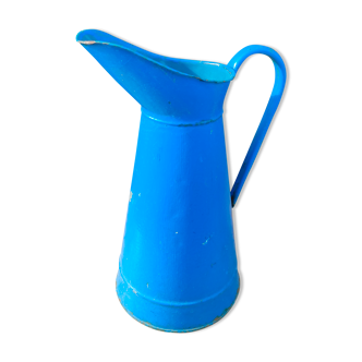 Broc vintage en métal émaillé bleu