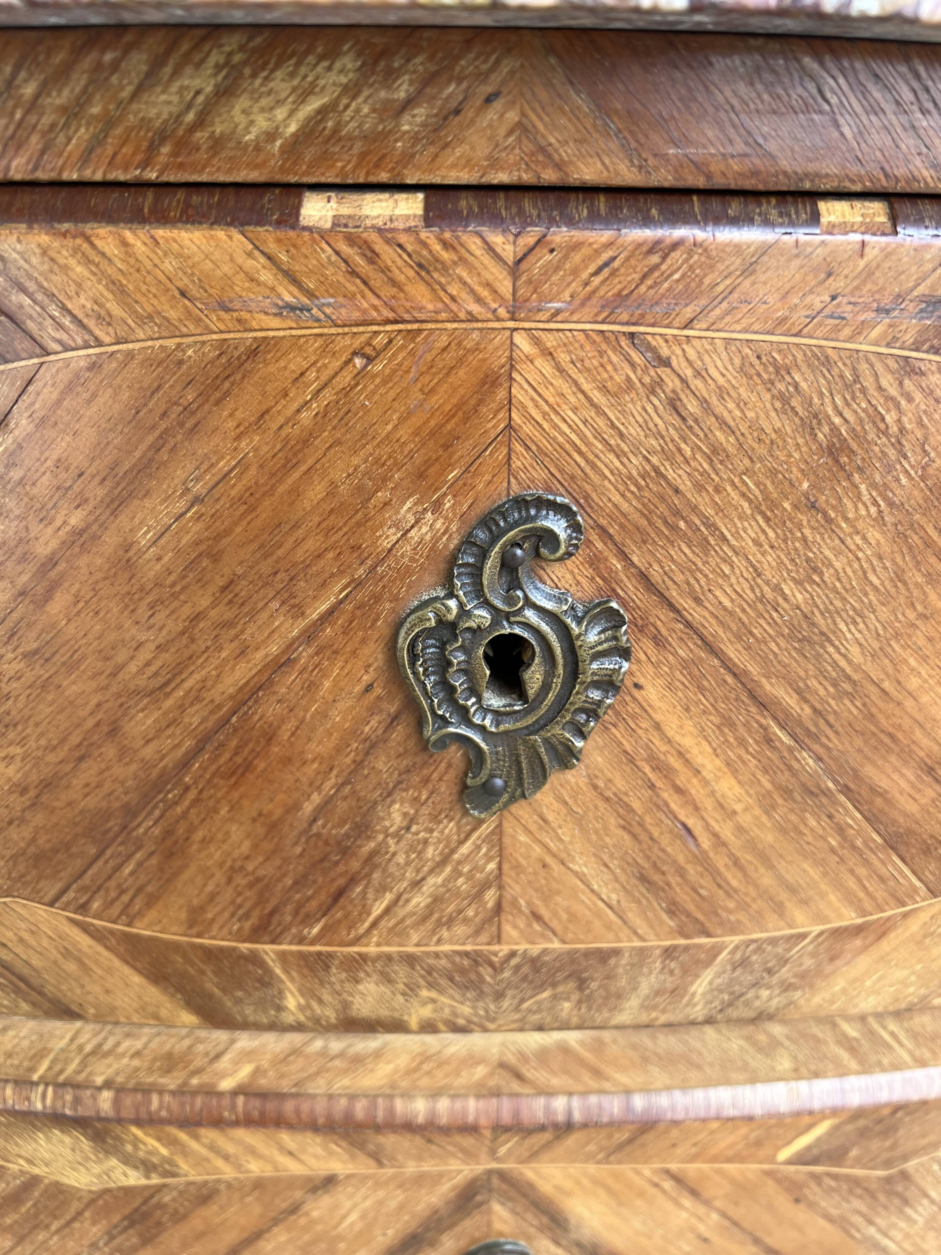 Commode en marqueterie