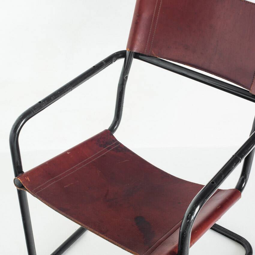 Cantilever chairs model MG5 in leather edition by Matteo Grassi. Italy, 90s