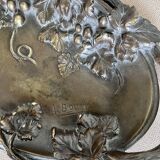 Empty bronze pocket