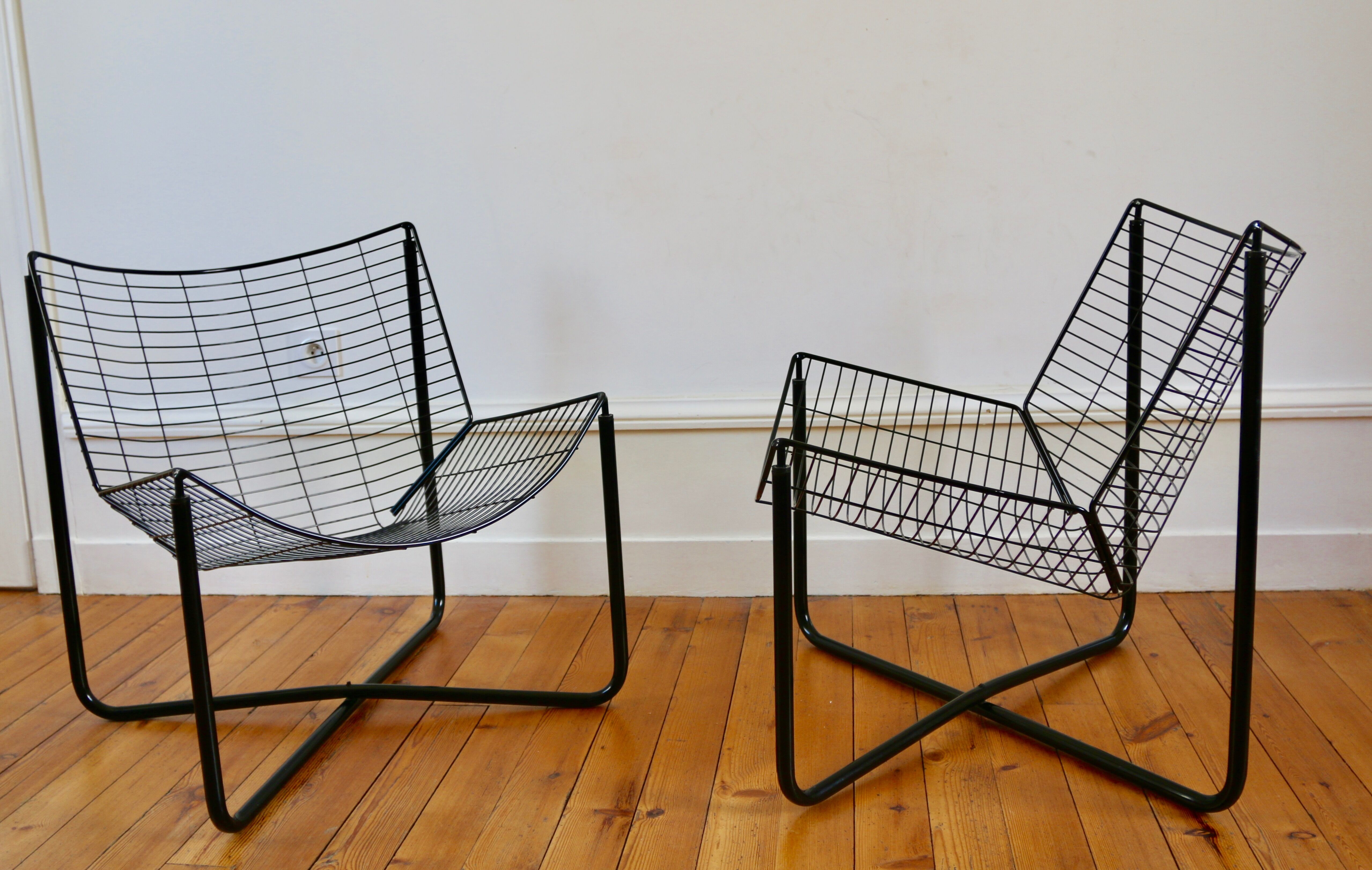 Paire de chauffeuses "Jarpen" de Niels Gammelgaard