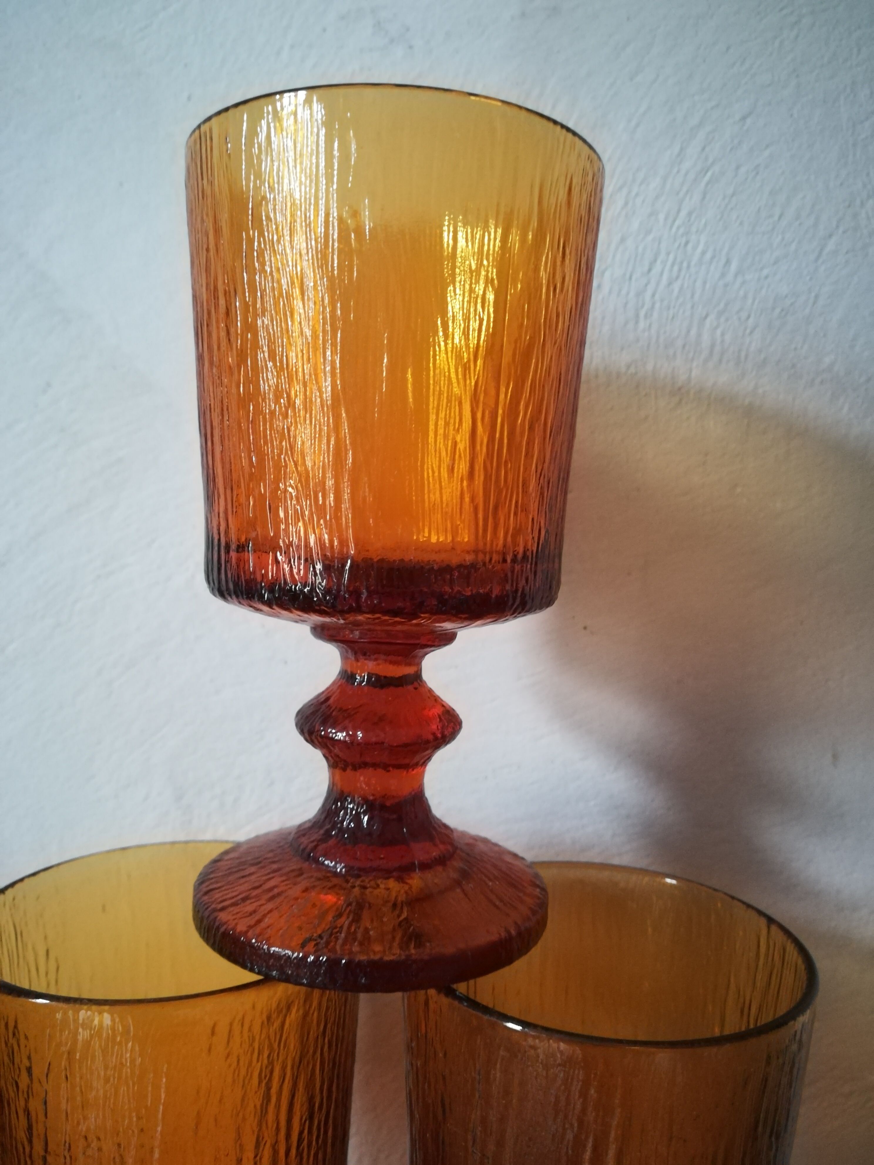 4 amber glasses
