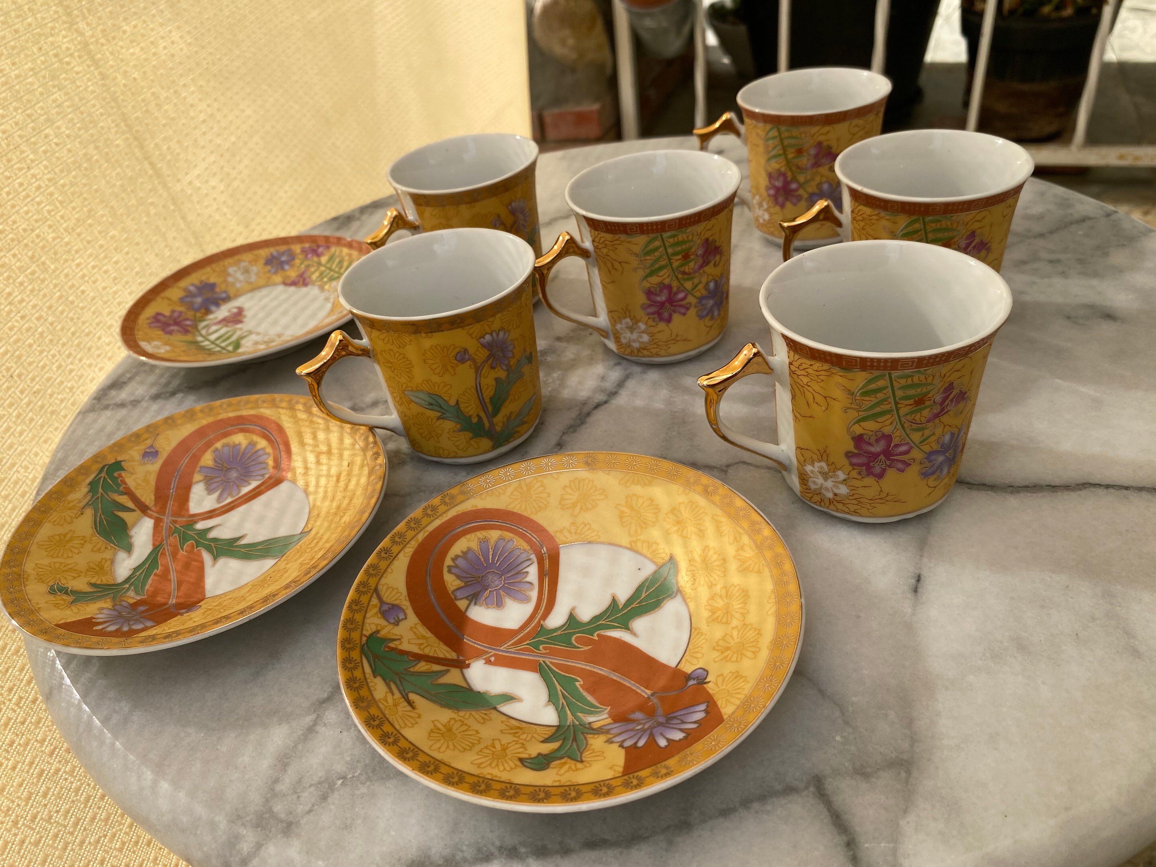 Charming coffee/tea service in porcelain – Asian style
