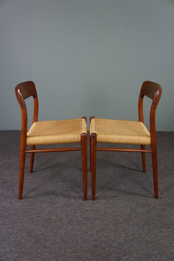 Set of 6 chairs and dining table Niels Otto Møller
