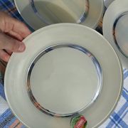 Service d’assiettes Duralex neuf 14 pièces avec étiquettes