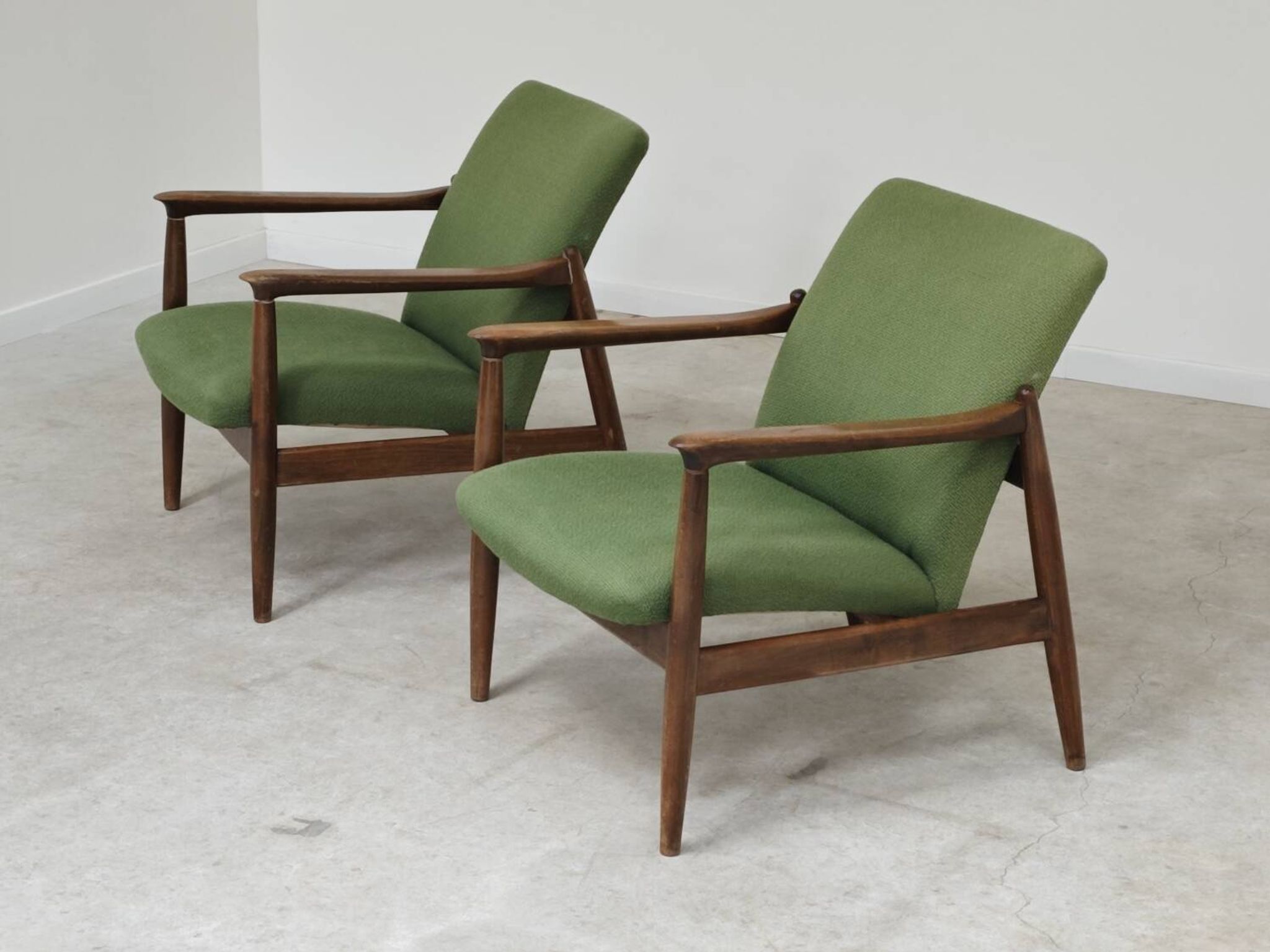 Paire de fauteuils vert GMF 64 par
Edmund Homa, Pologne 1960