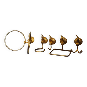 Golden bathroom set in the shape of vintage fish.