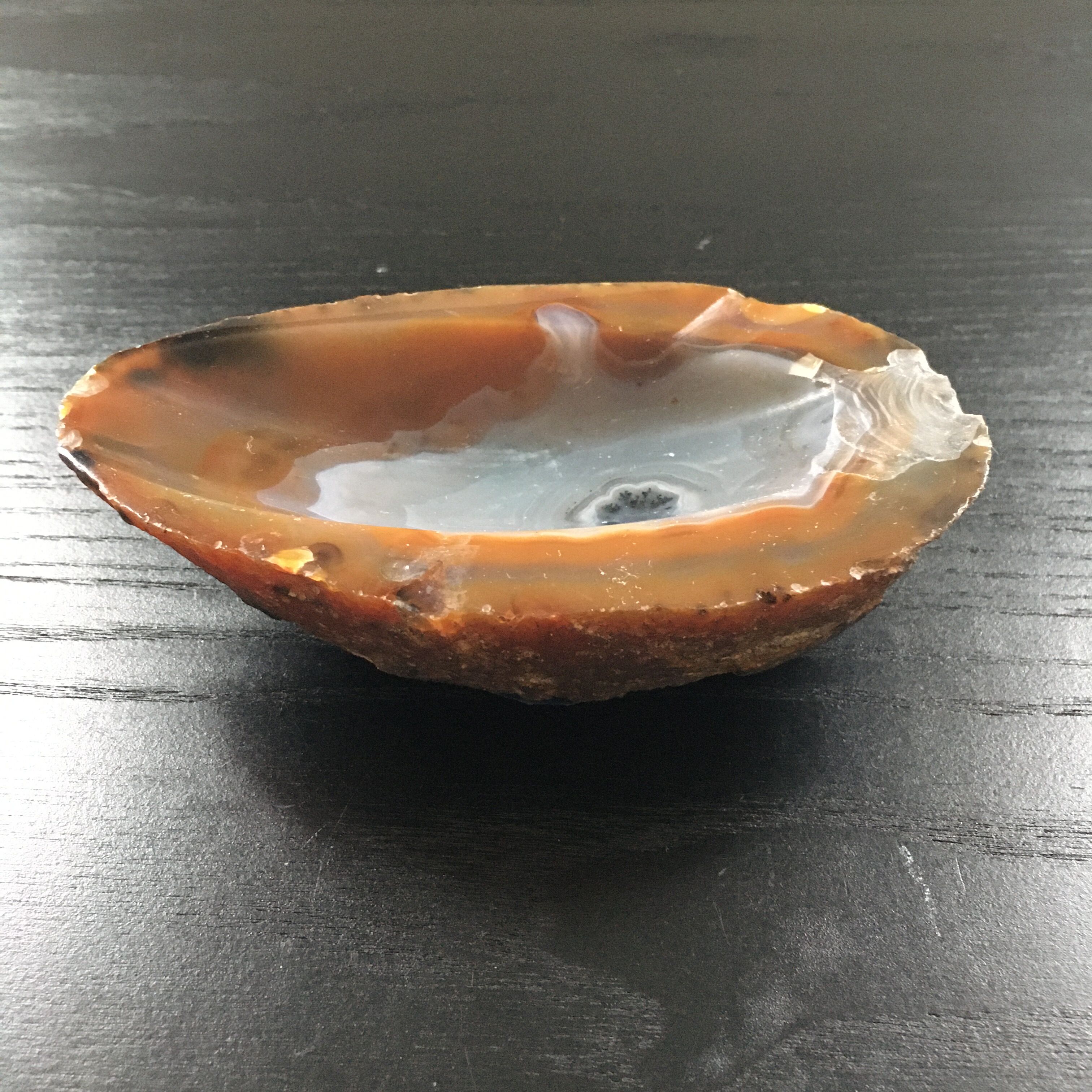 Ashtray in brown agatha