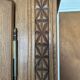 Armoire artisanale en chêne massif sculpté, pièce unique