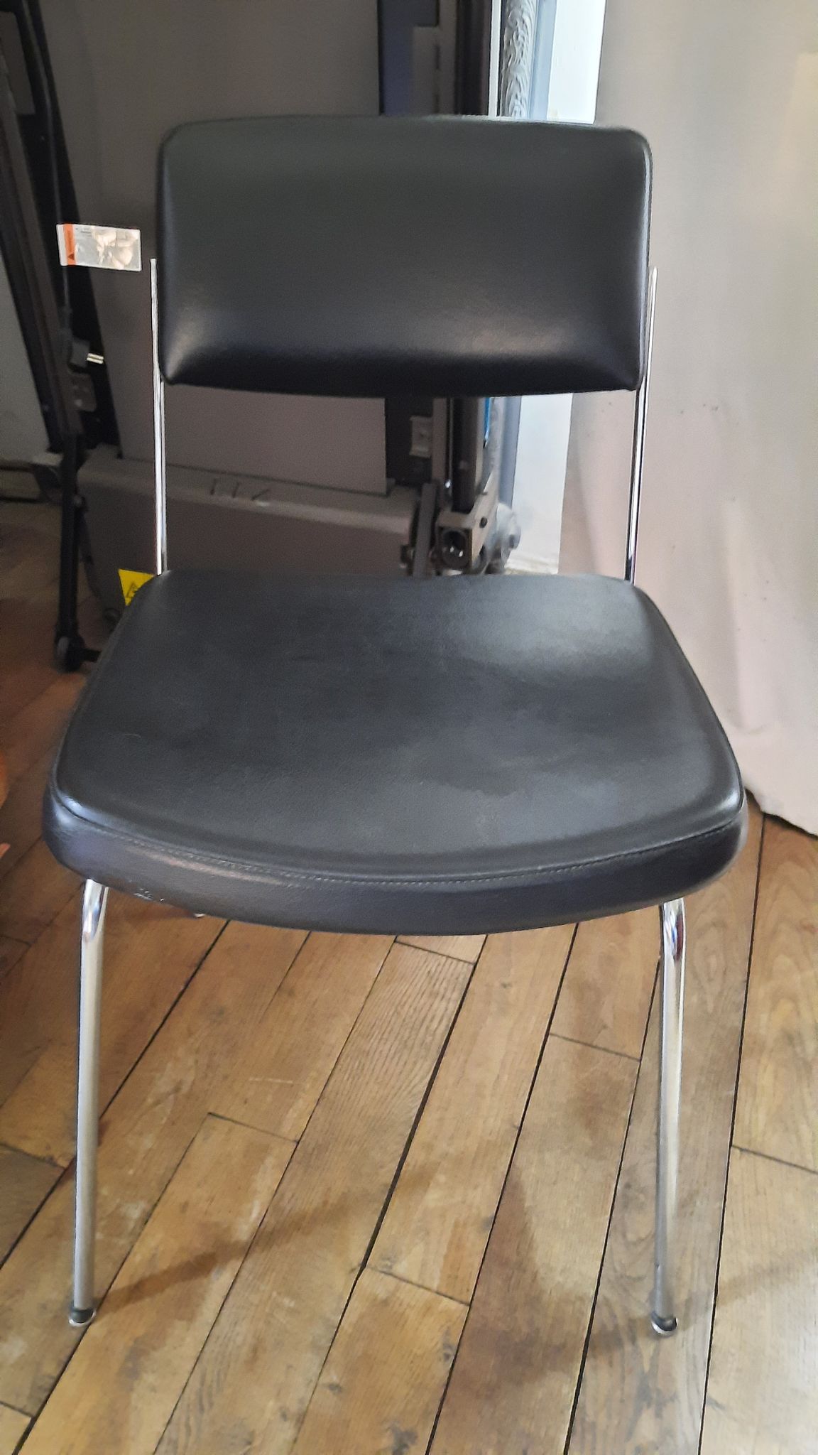 Fauteuil et chaise de bureau année 60 skaï